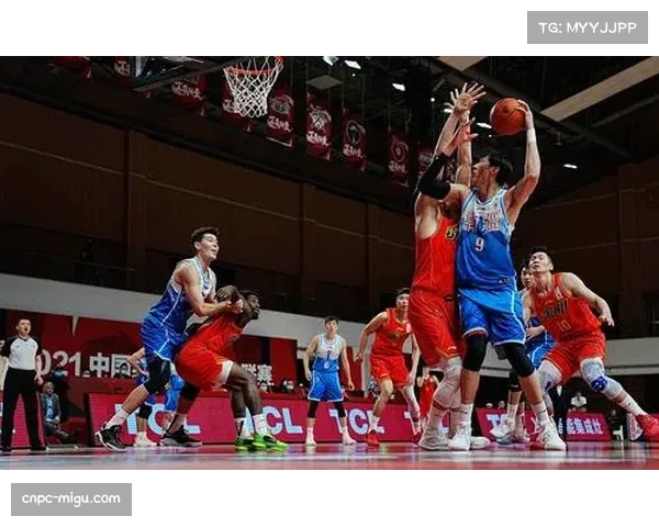 上海德比前的训练场:同城对手的战术保密与心理博弈 上海德比前的训练场:同城对手的战术保密与心理博弈